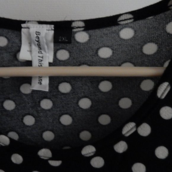 Beyond This Plane Blk.And White Polka Dot Tunic/Dress 1X/2X Excellent Cond. - Picture 3 of 5